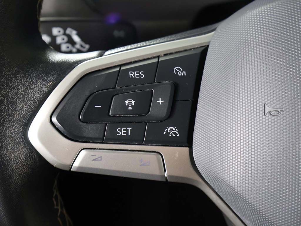 Used 2024 Volkswagen Tiguan SE w/ Panoramic Sunroof Package FWD image 43