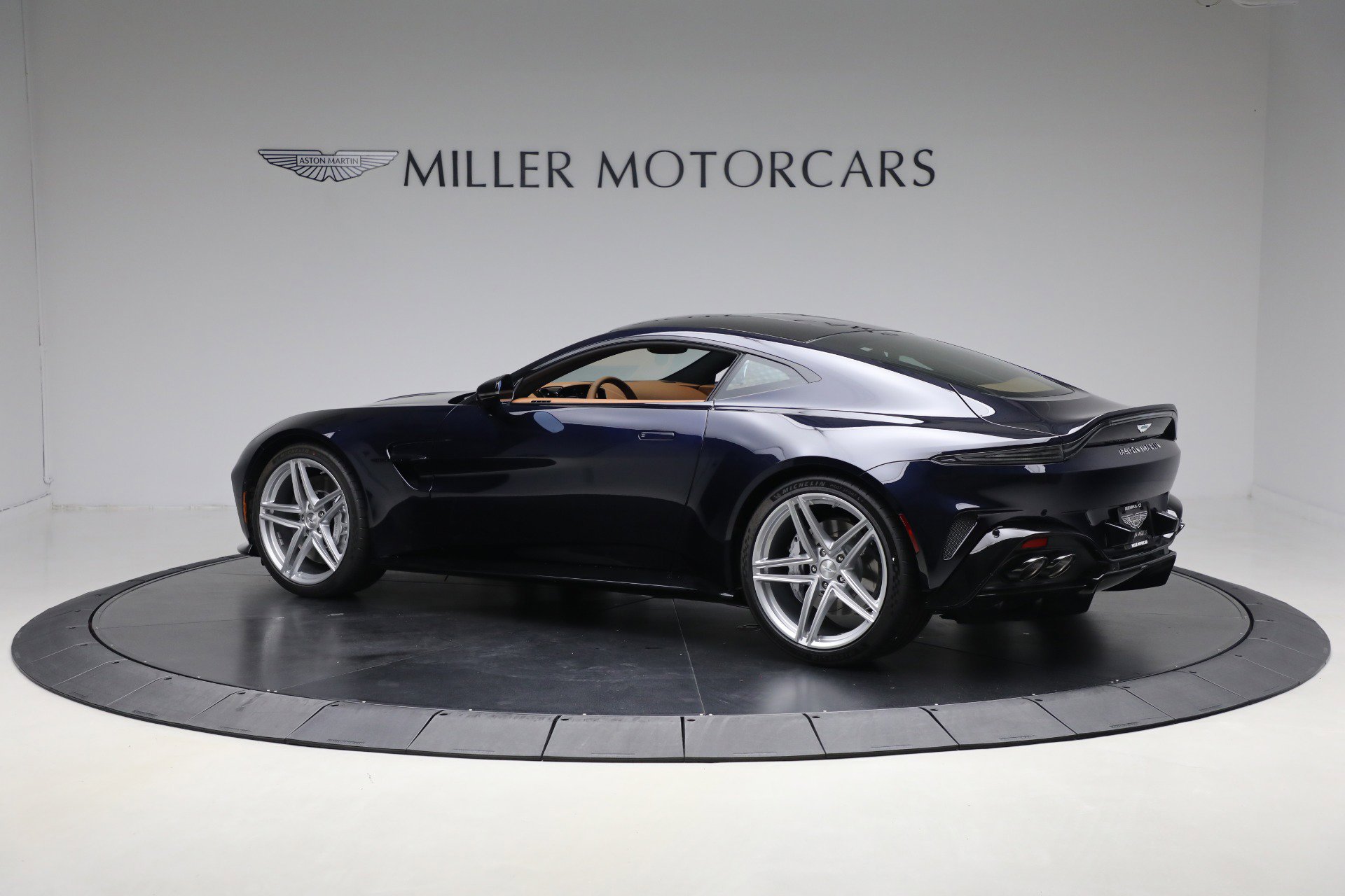 New 2026 Aston Martin V8 Vantage Coupe image 4