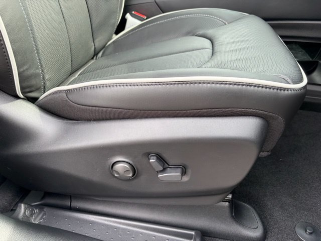 New 2026 Chrysler Pacifica Limited w/ S Appearance Package FWD image 29