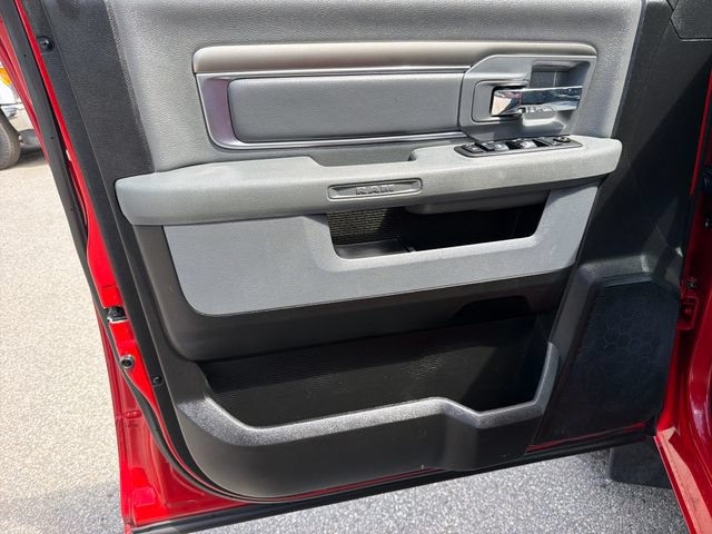 Used 2019 RAM 1500 Classic SLT AWD/4WD image 12