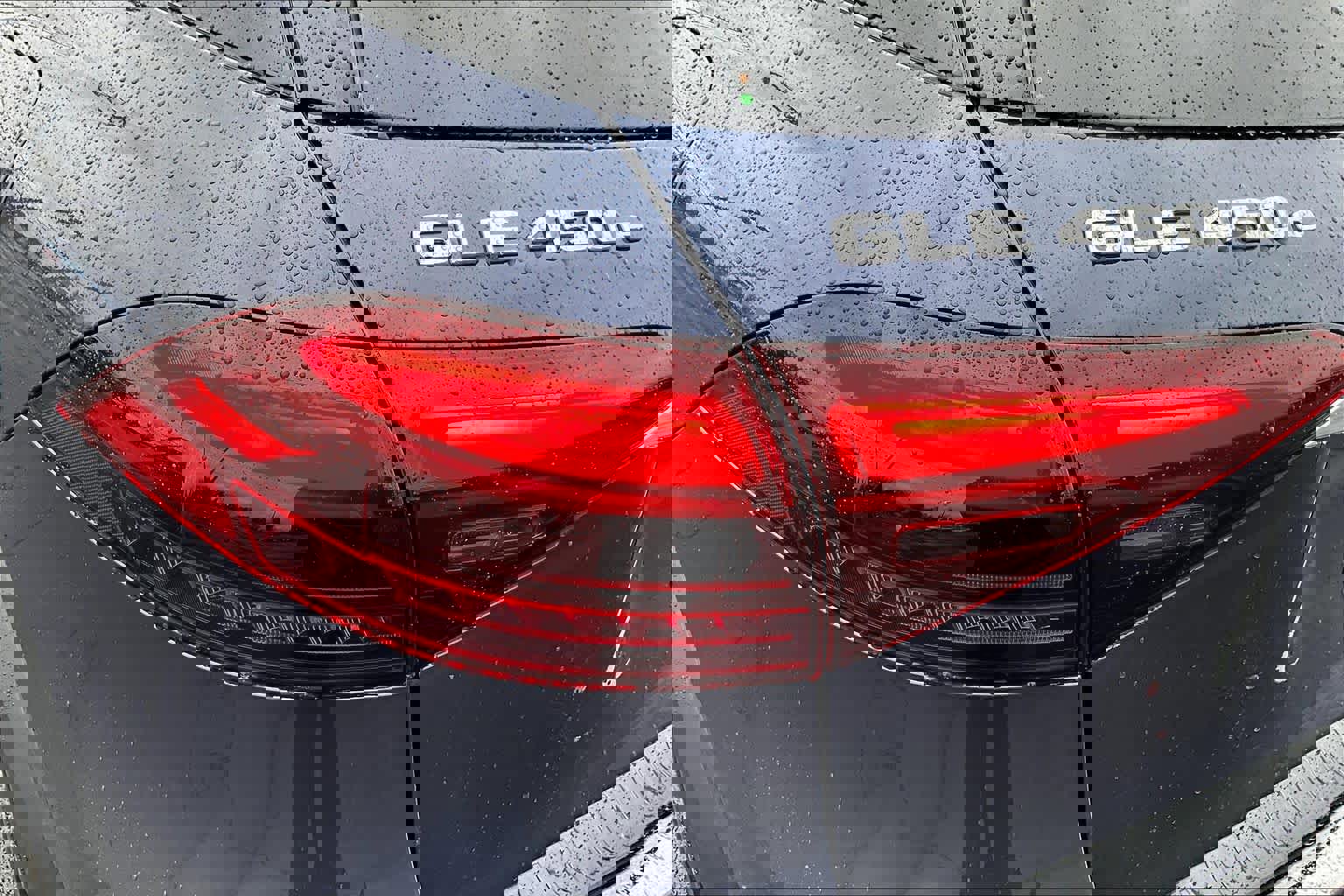 Used 2025 Mercedes-Benz GLE 450e 4MATIC image 29