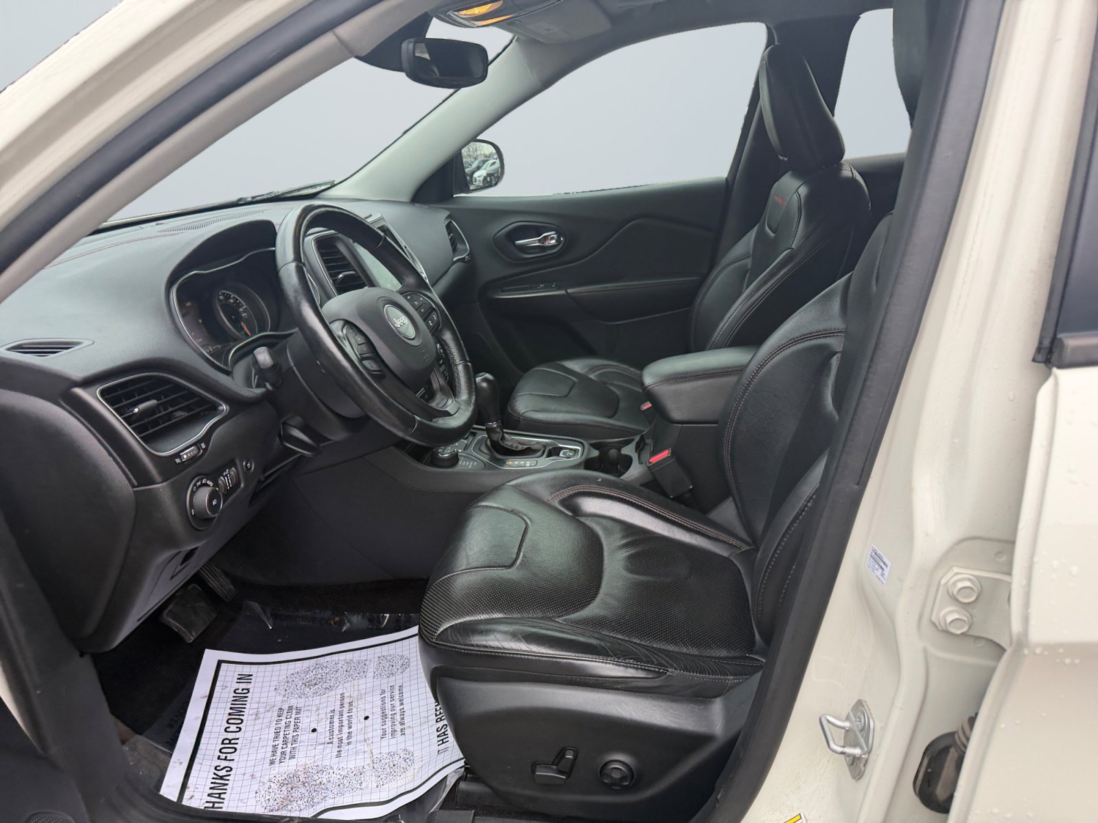 Used 2019 Jeep Cherokee Trailhawk image 10