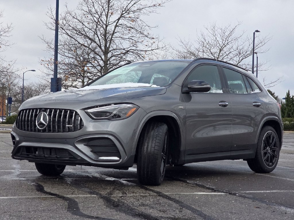 New 2026 Mercedes-Benz GLA 35 AMG 4MATIC image 11