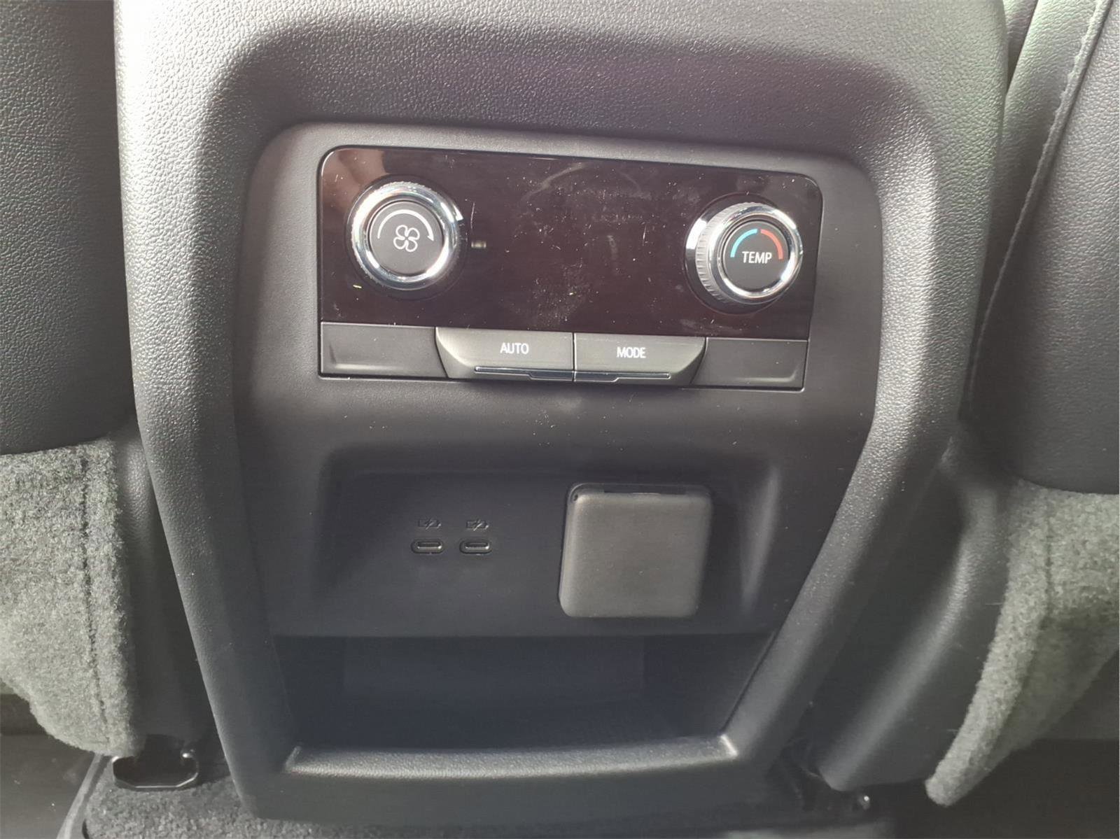 New 2026 Chevrolet Traverse LT image 13