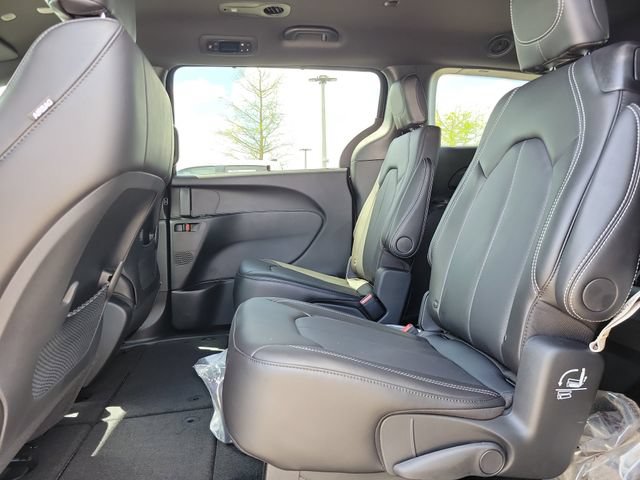 New 2026 Chrysler Voyager LX FWD image 9