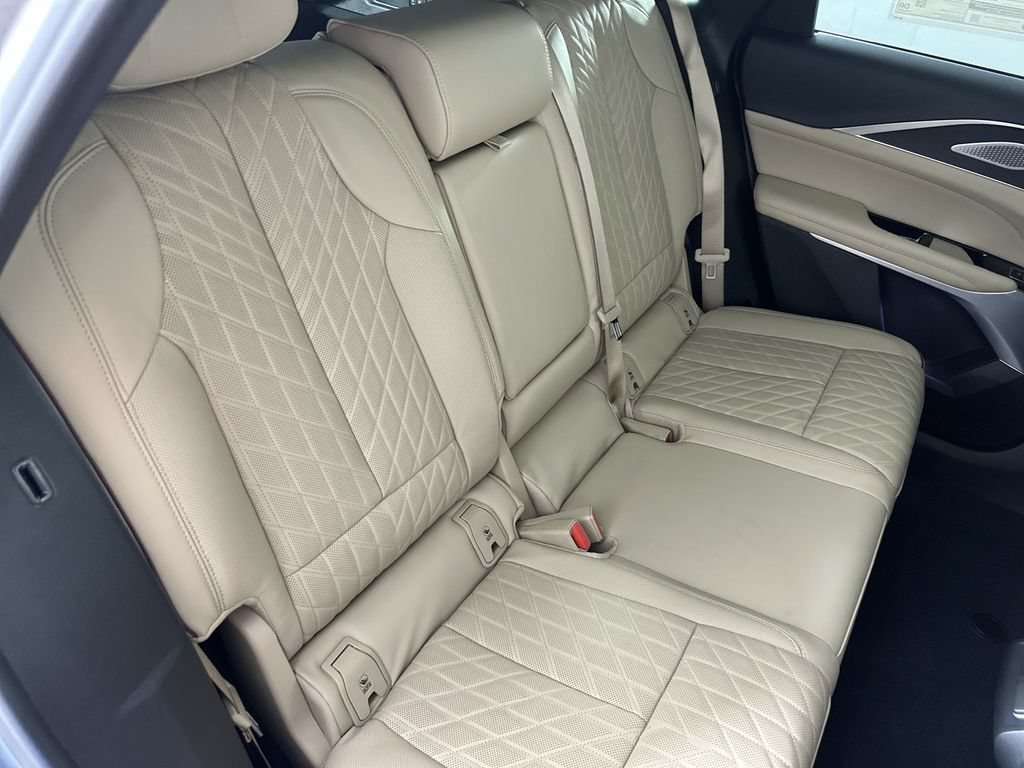 Used 2026 Cadillac Lyriq Signature Luxury w/ Nappa Leather Package RWD image 30