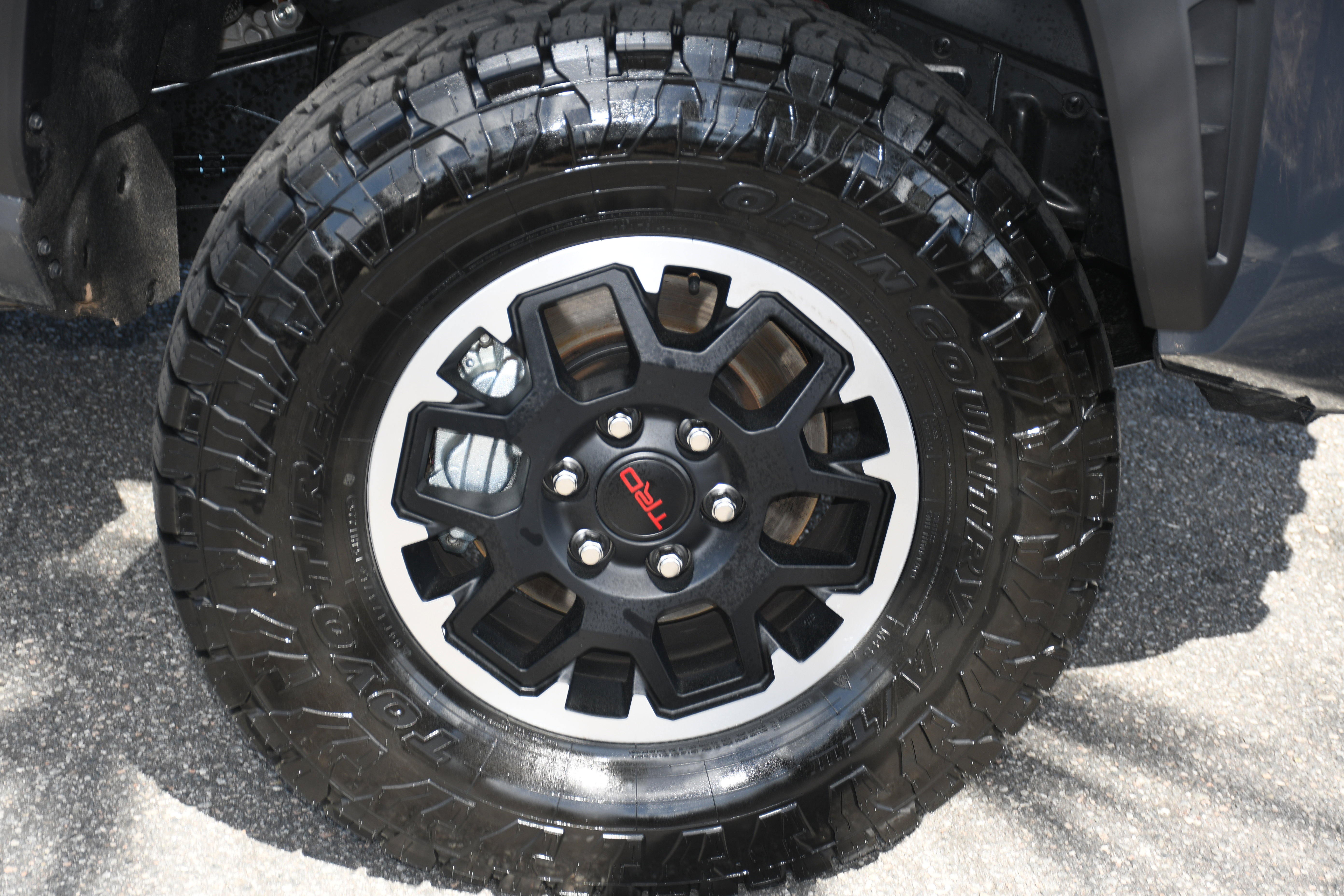 Certified 2025 Toyota Tacoma TRD Off-Road AWD/4WD image 22