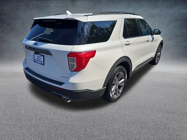 Used 2024 Ford Explorer XLT w/ Equipment Group 202A AWD/4WD image 8