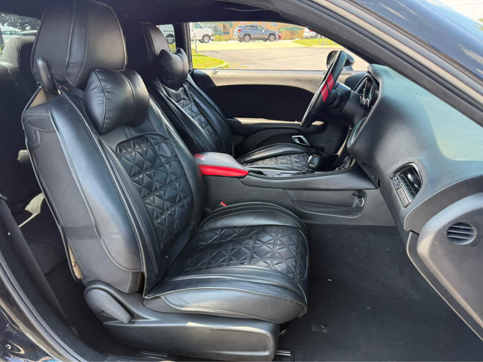 Used 2022 Dodge Challenger SXT RWD image 18