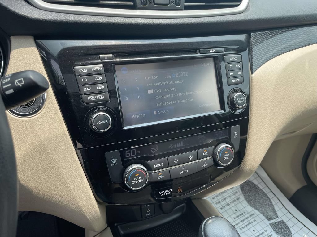 Used 2016 Nissan Rogue SL w/ SL Premium Package FWD image 23