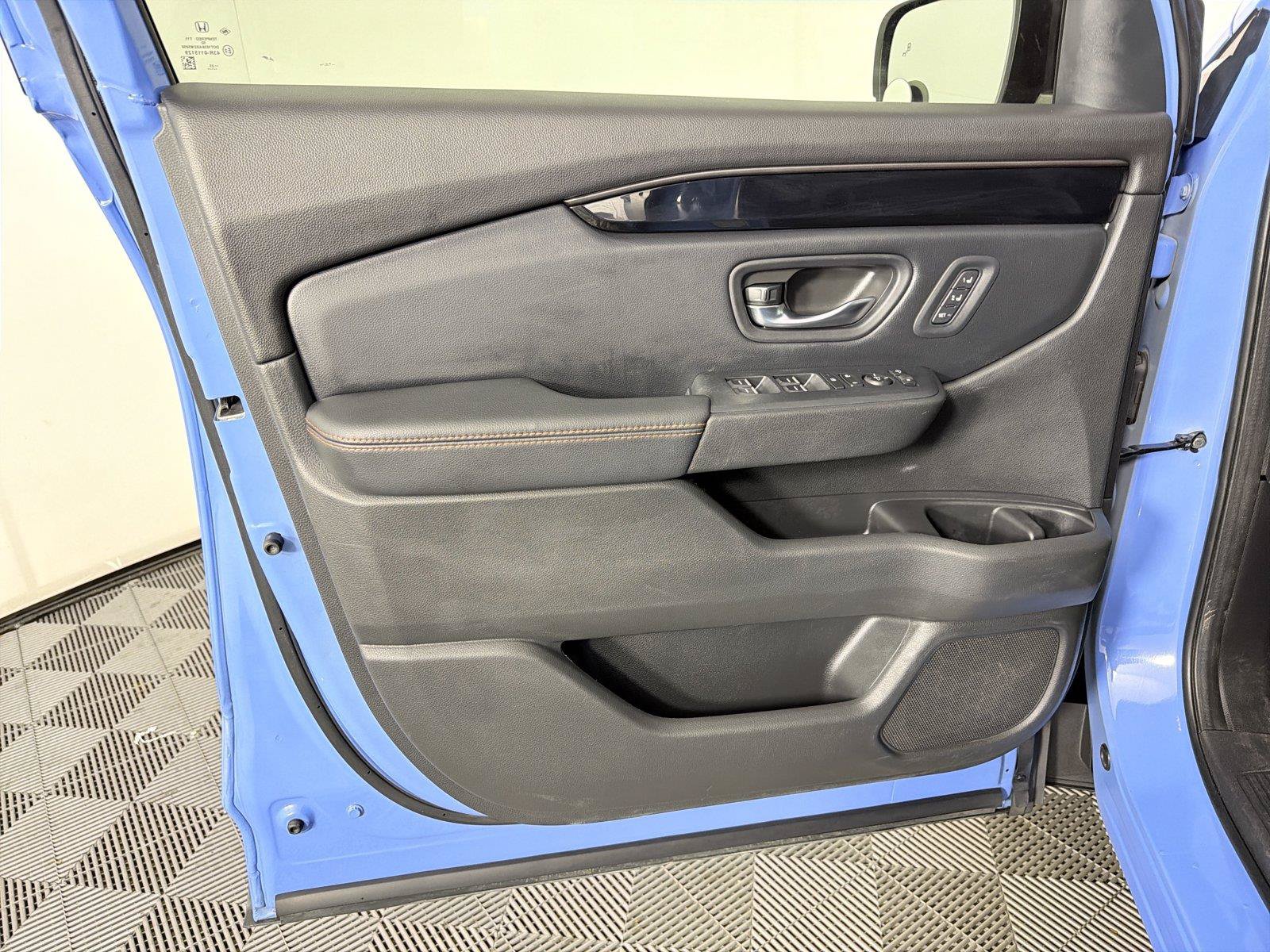 Used 2023 Honda Pilot TrailSport image 8