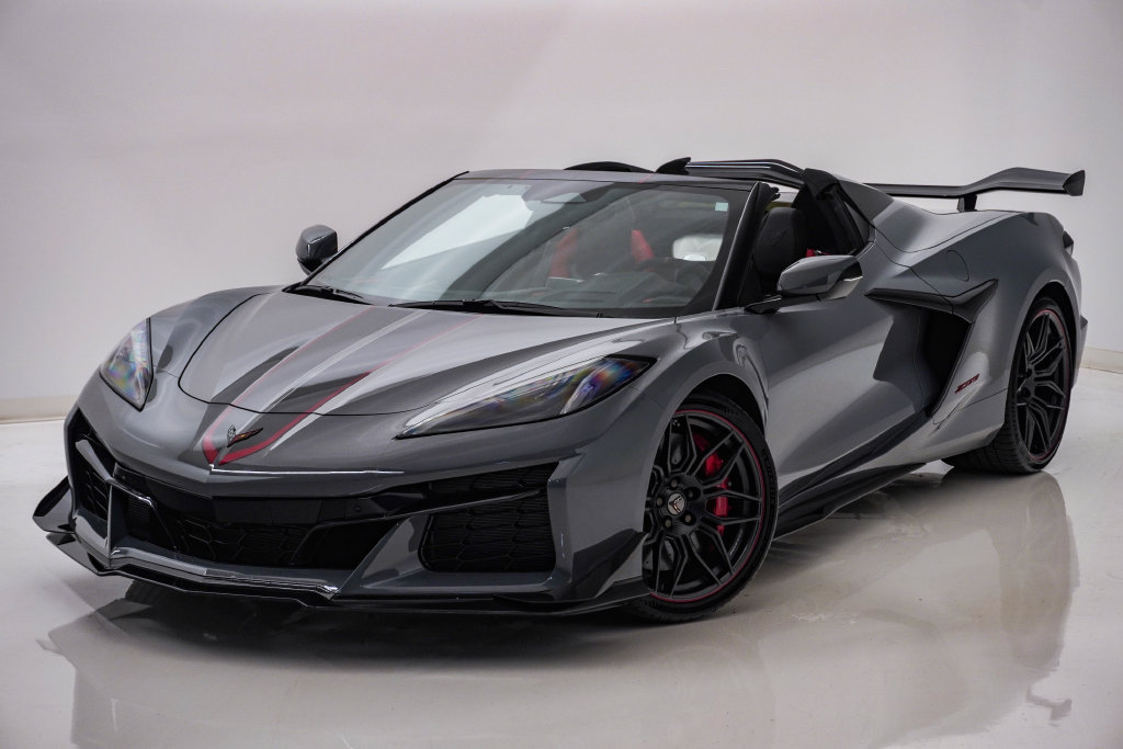 Used 2025 Chevrolet Corvette Z06 w/ Z07 Performance Package RWD image 3