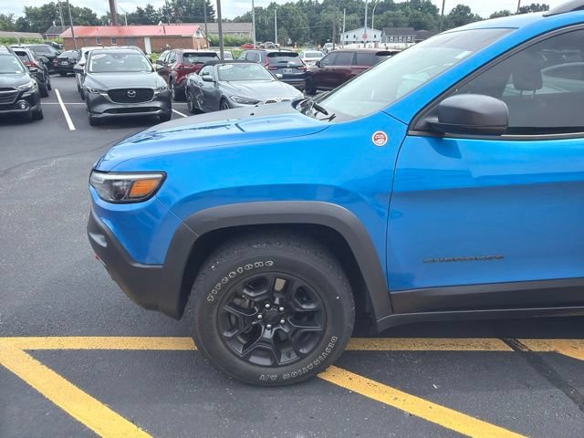 Used 2019 Jeep Cherokee Trailhawk w/ Comfort/Convenience Group AWD/4WD image 9