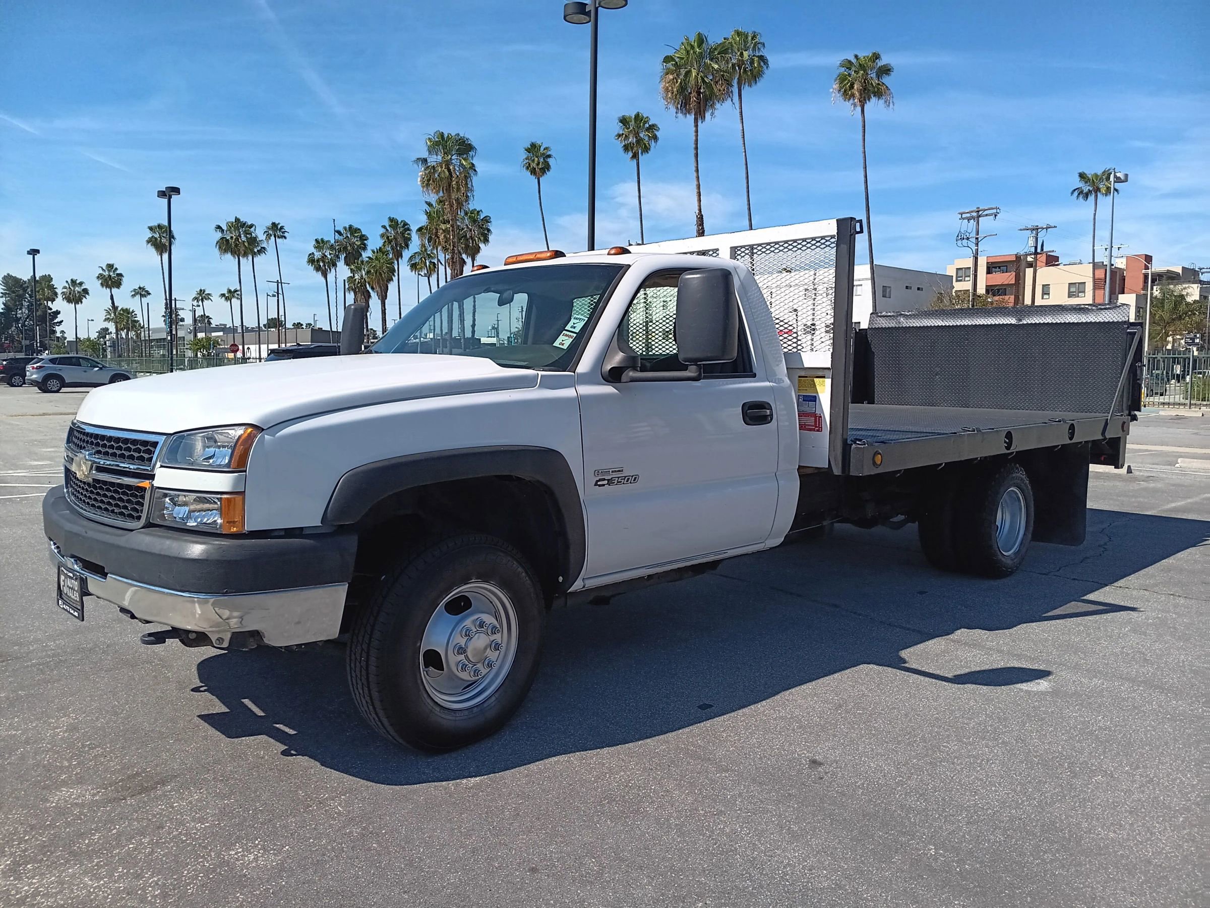 Used 2006 Chevrolet Silverado 3500 4x4 Regular Cab w/ Heavy-Duty Power Package image 3