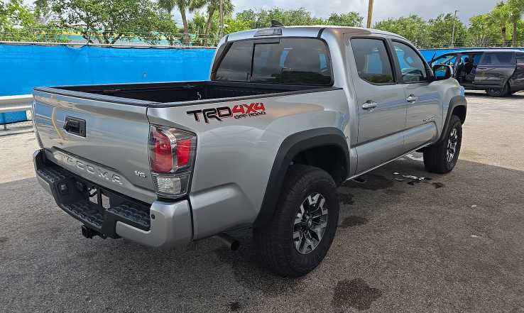 Used 2023 Toyota Tacoma TRD Off-Road w/ Technology Package AWD/4WD image 3