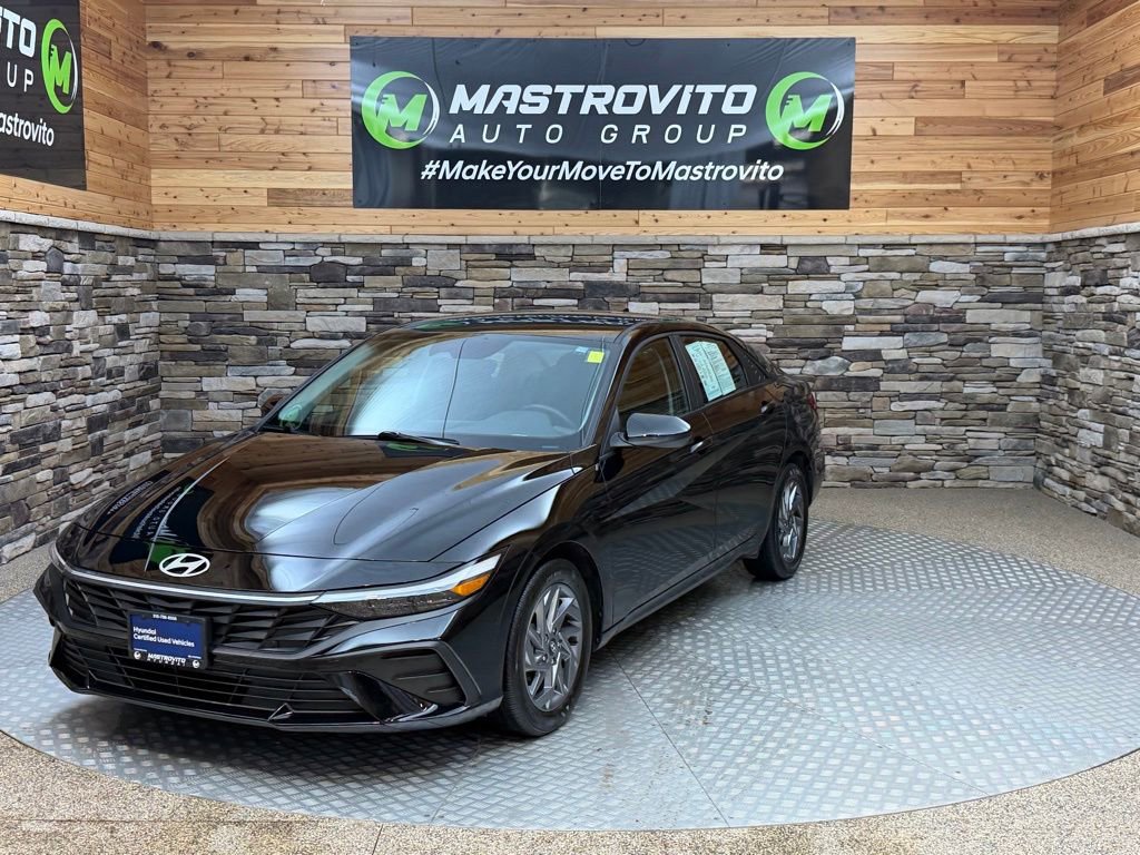 Used 2024 Hyundai Elantra SEL FWD image 4