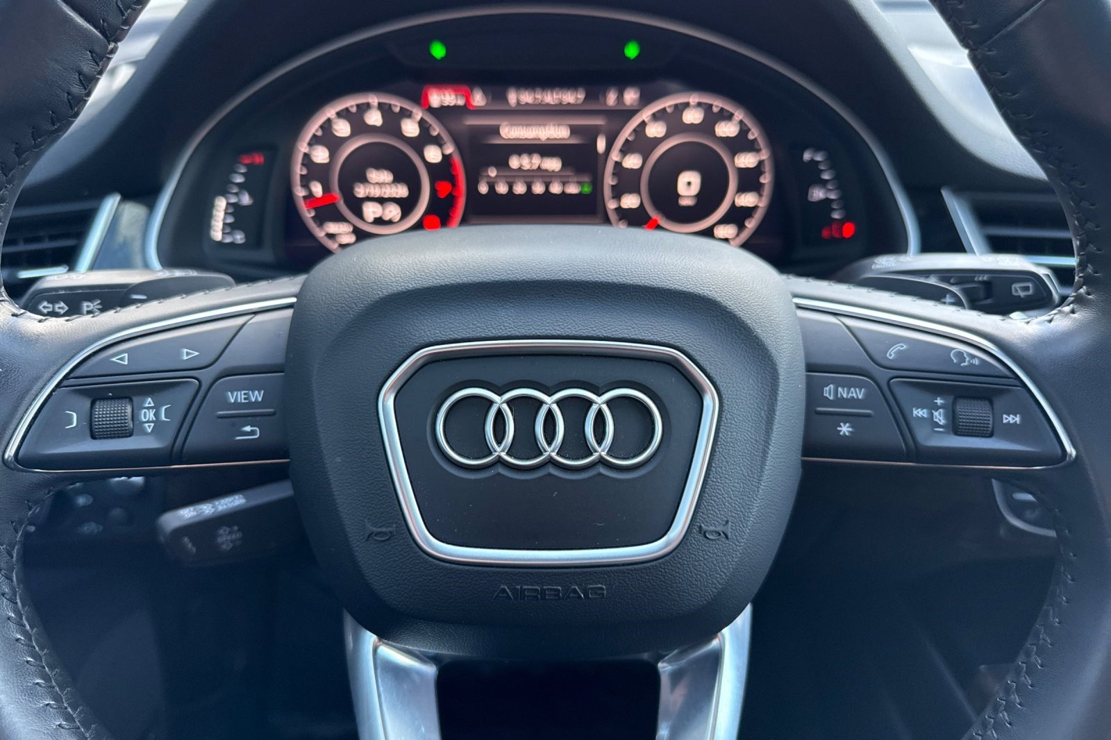 Used 2018 Audi Q7 3.0T Prestige image 29