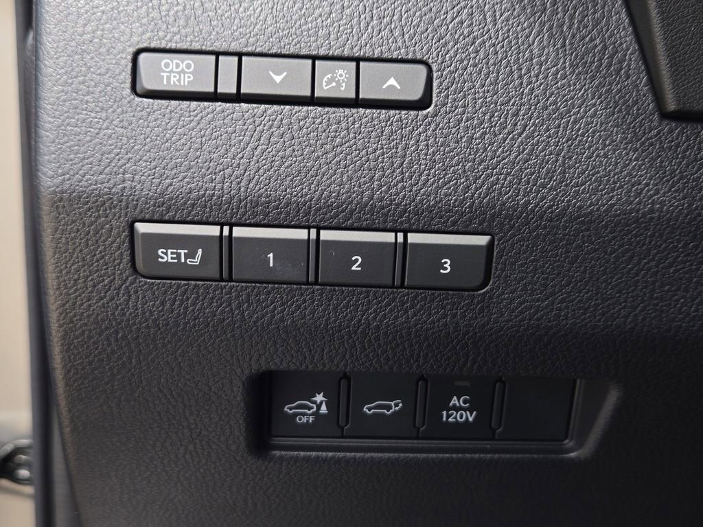 Used 2024 Lexus GX 550 image 25