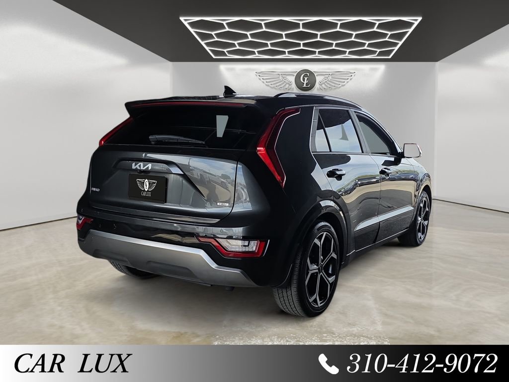 Used 2023 Kia Niro SX Touring image 5