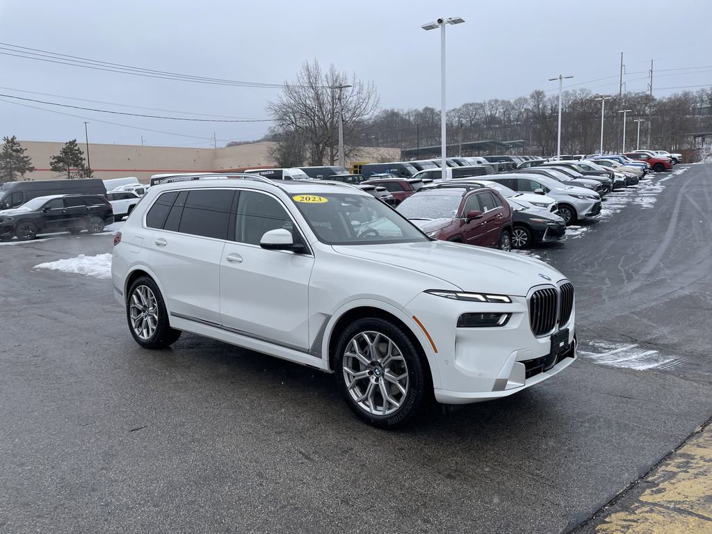 Used 2023 BMW X7 xDrive40i w/ Premium Package image 6