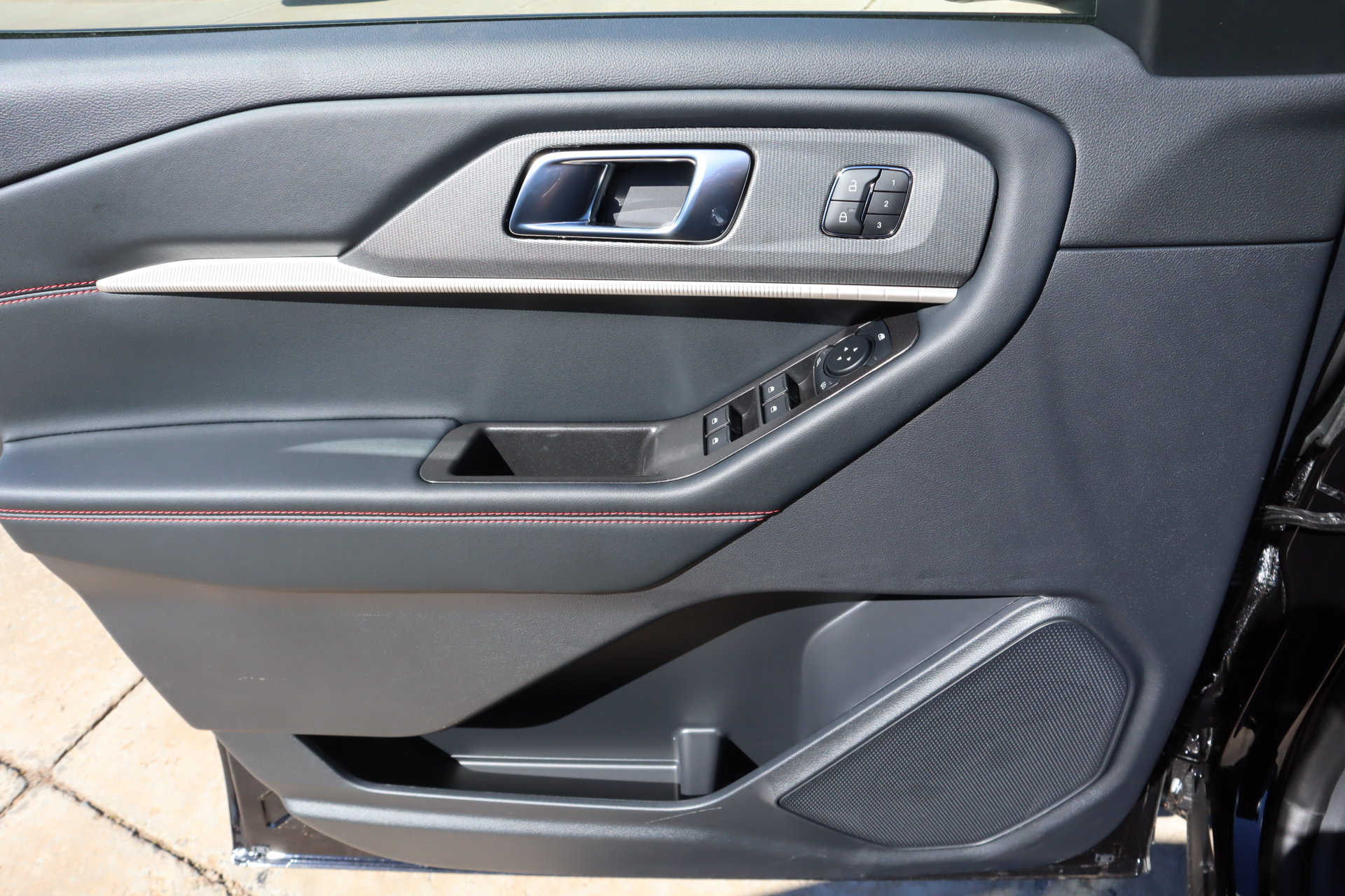 New 2027 Ford Explorer ST-Line w/ Premium Package AWD/4WD image 19