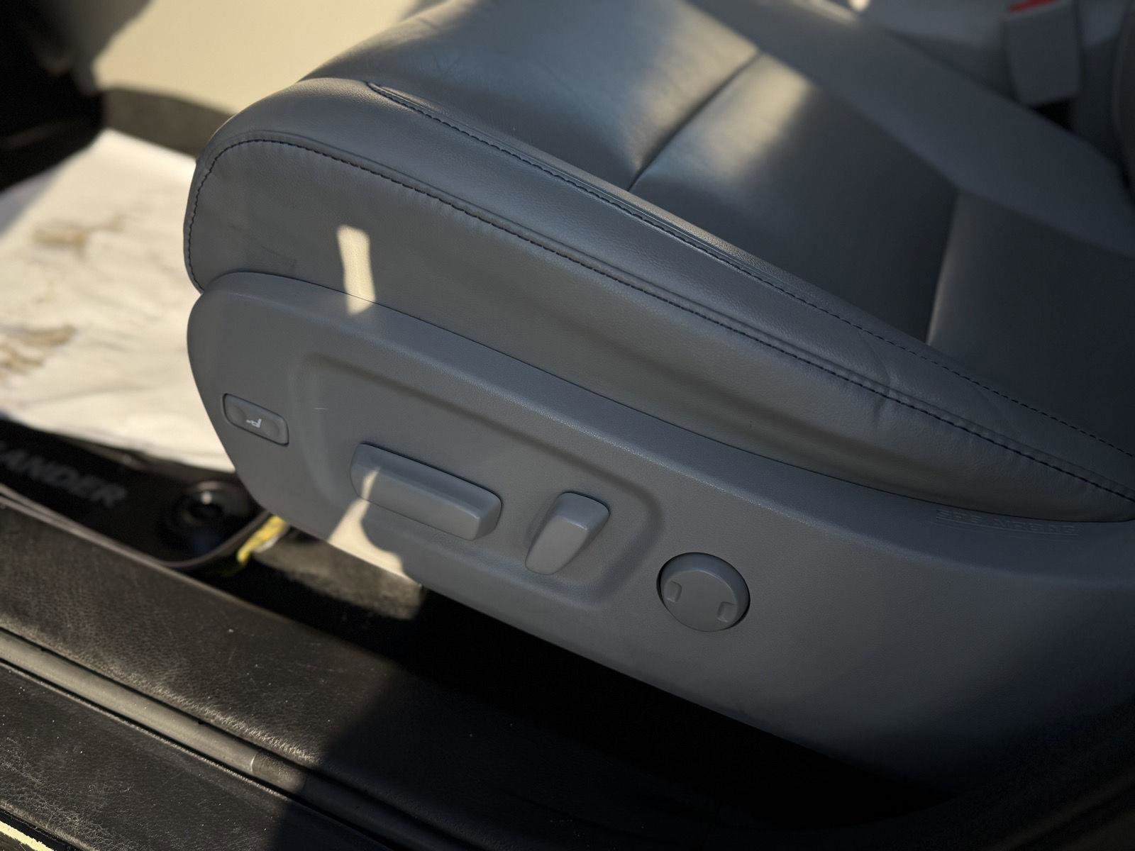 Used 2019 Toyota Highlander XLE image 16