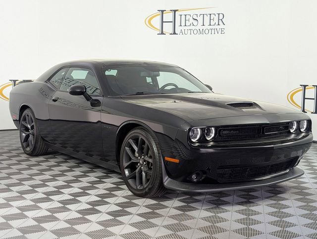 Used 2022 Dodge Challenger R/T w/ Blacktop Package image 2