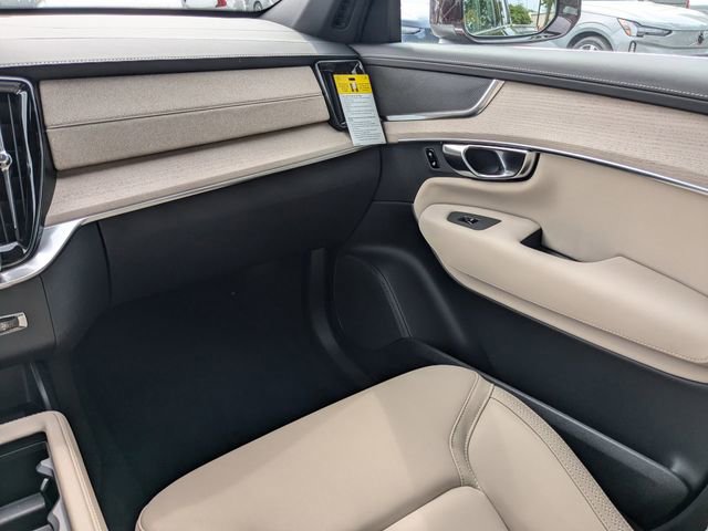 New 2025 Volvo XC90 B5 Core w/ Protection Package Premier image 21