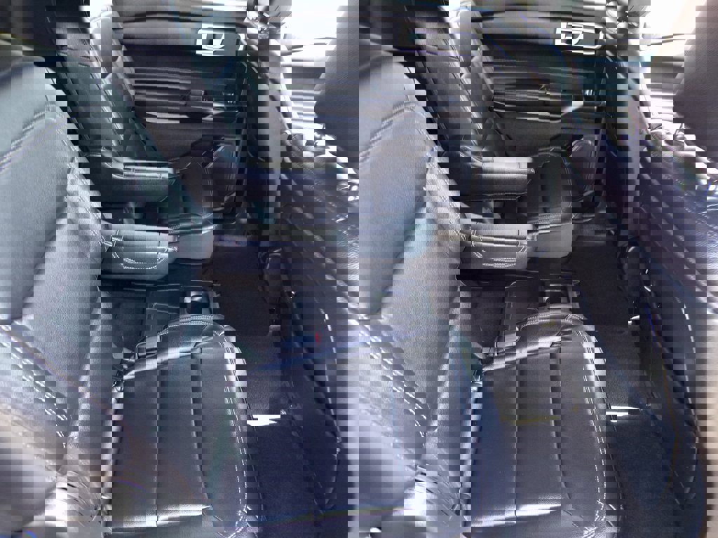 Used 2020 Ford Explorer XLT w/ Equipment Group 202A image 8