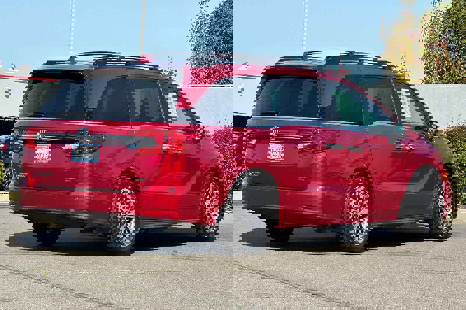 Used 2023 Honda Odyssey Touring image 2