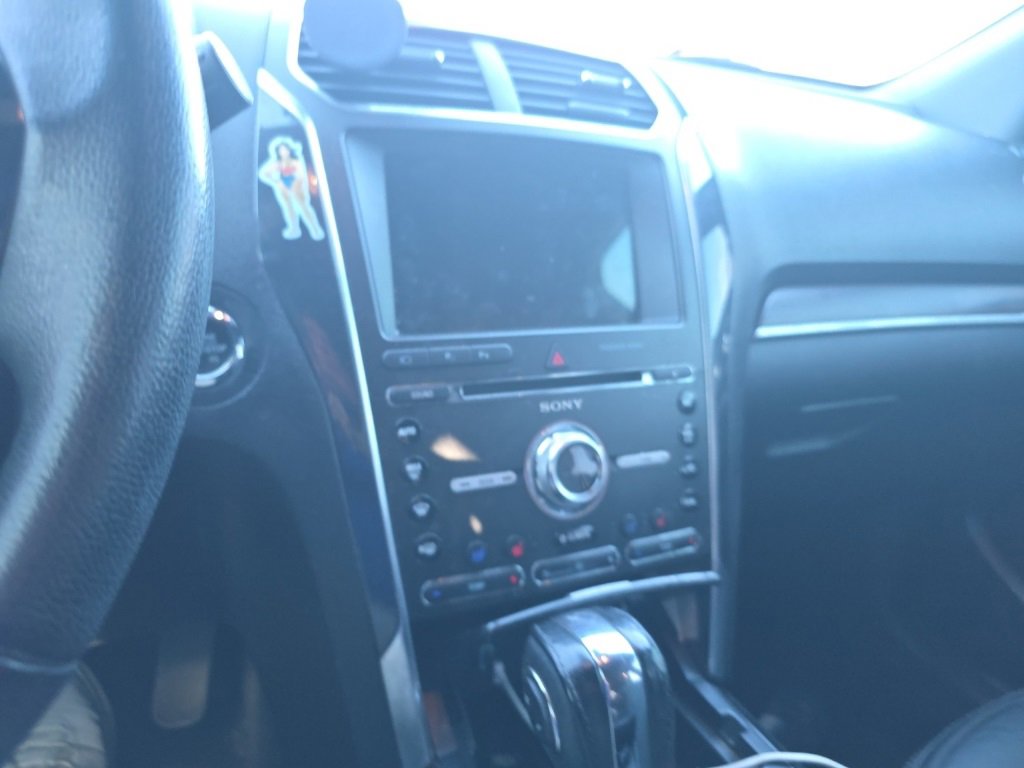 Used 2018 Ford Explorer Limited w/ Equipment Group 301A image 6