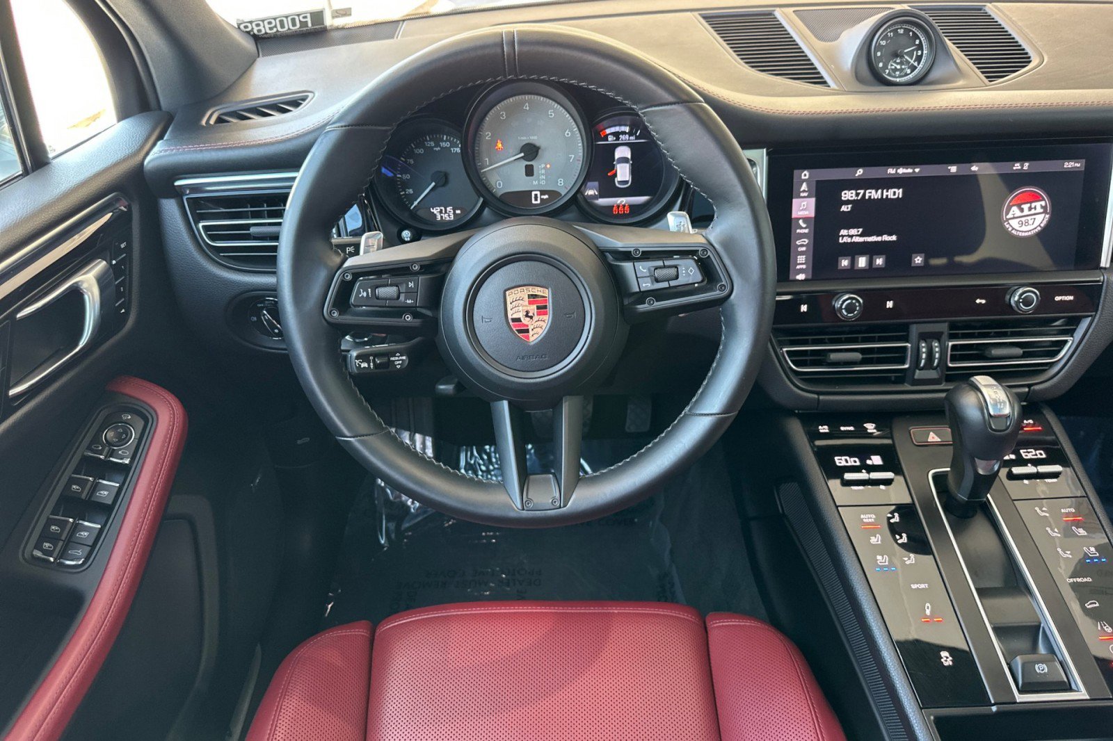 Certified 2023 Porsche Macan S AWD/4WD image 14