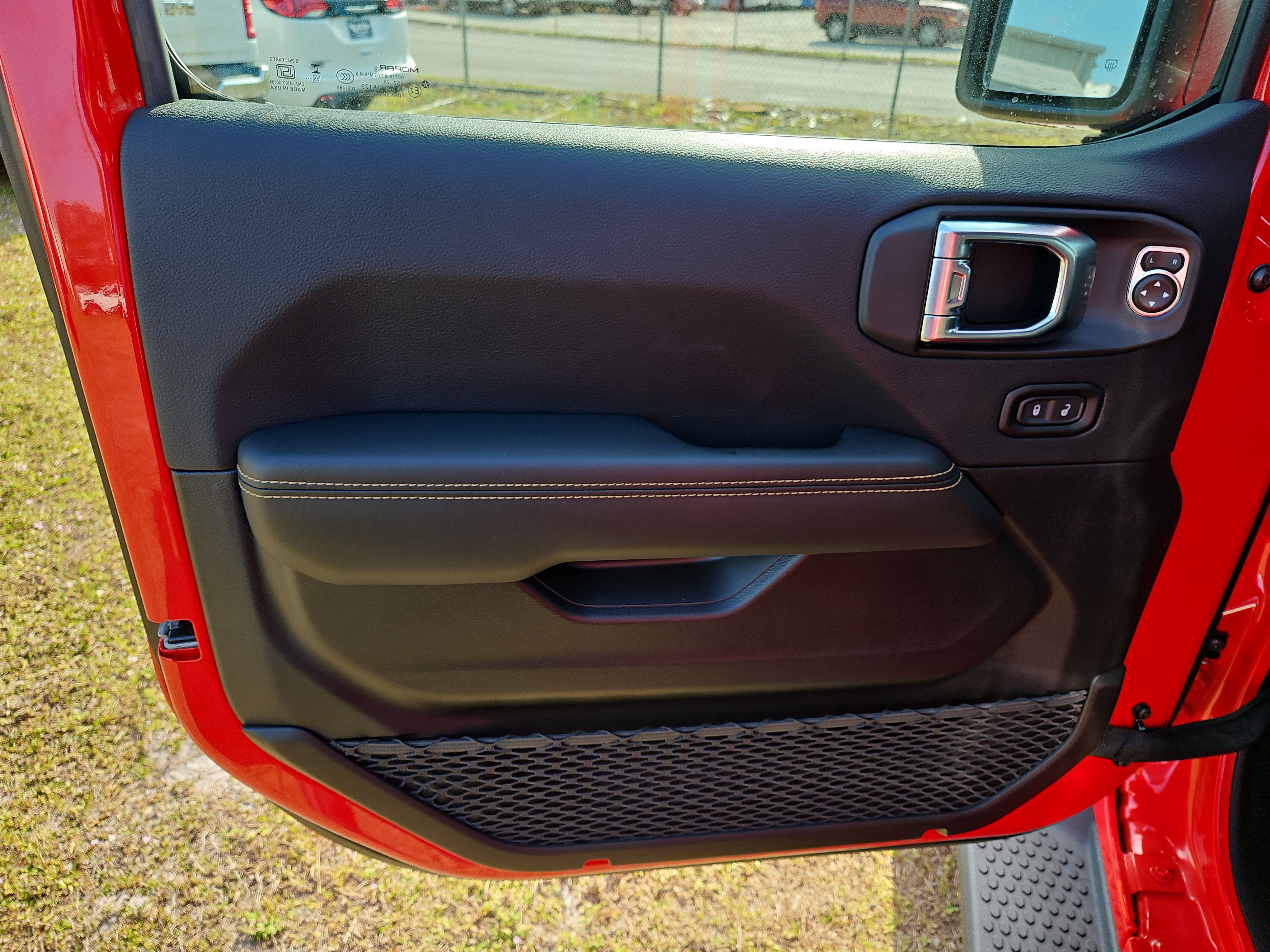 New 2026 Jeep Wrangler Unlimited Sahara AWD/4WD image 10
