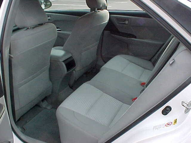 Used 2016 Toyota Camry LE image 14