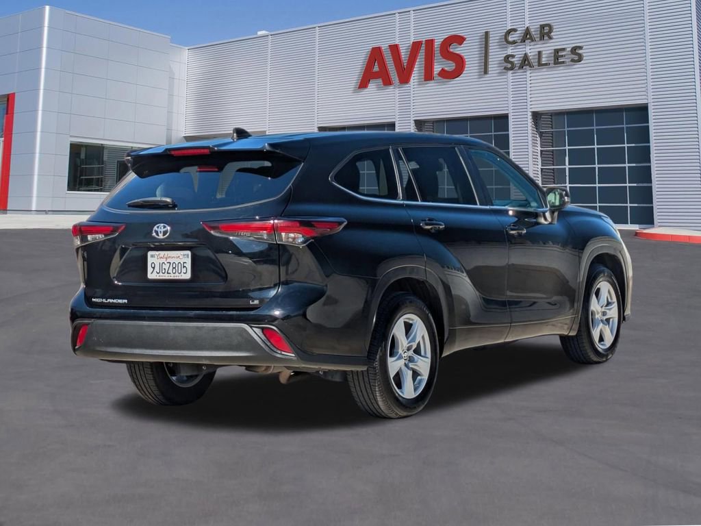 Used 2024 Toyota Highlander LE image 6