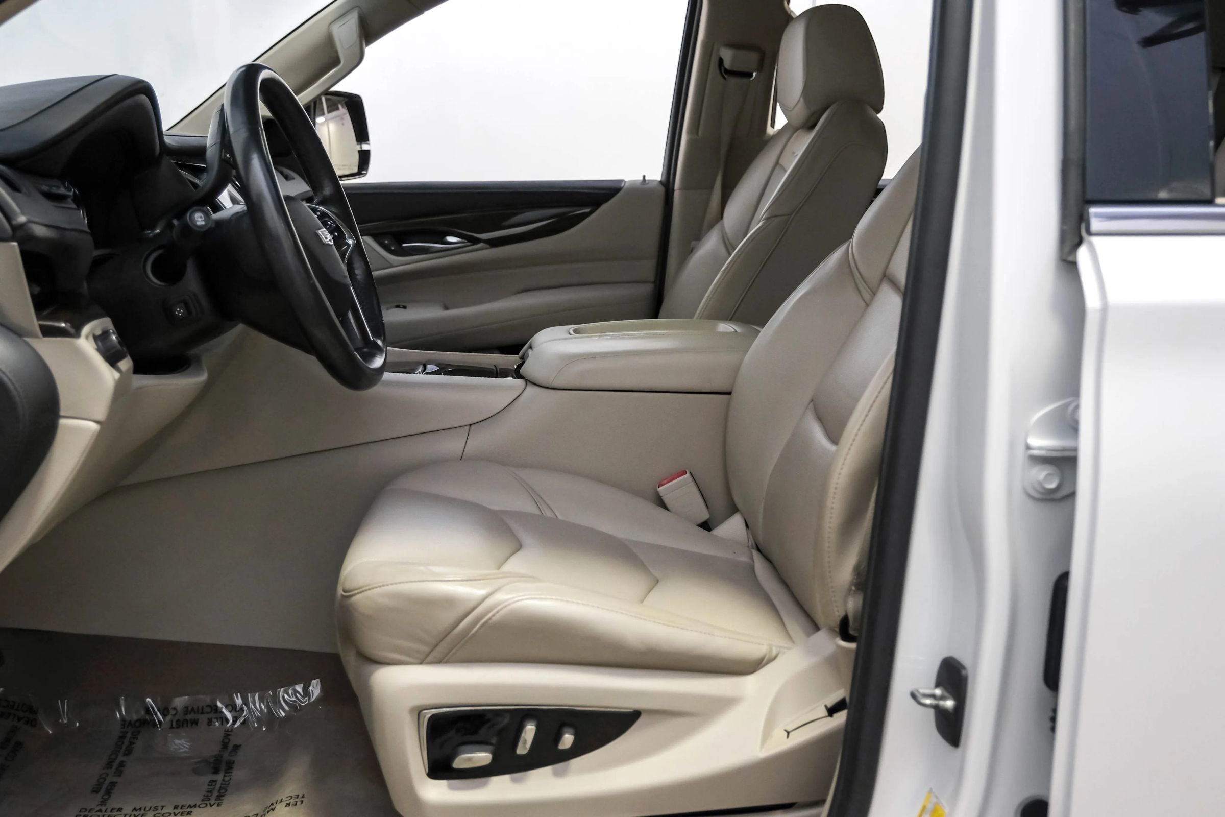 Used 2020 Cadillac Escalade Luxury RWD image 23