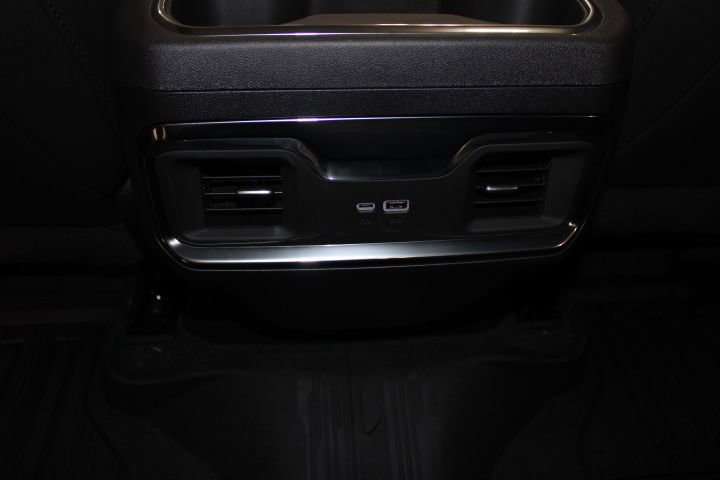 New 2026 GMC Sierra 1500 Elevation w/ Elevation Premium Package AWD/4WD image 23