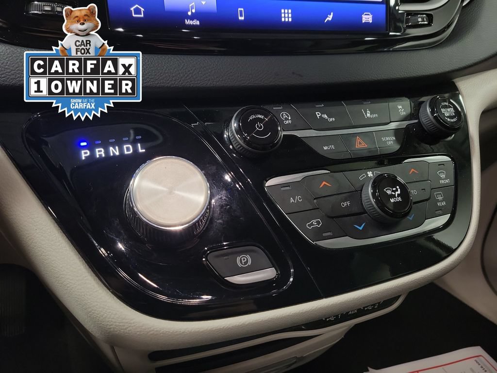 Used 2023 Chrysler Pacifica Touring-L FWD image 20