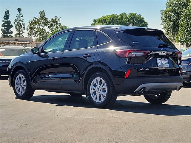 Used 2025 Ford Escape Active image 2