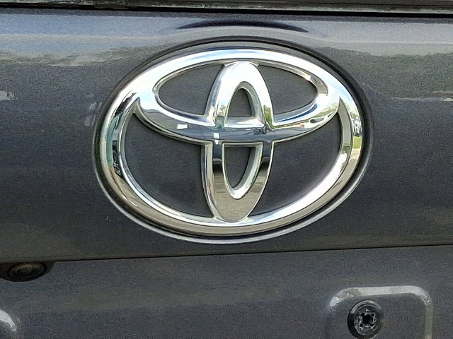 Used 2021 Toyota RAV4 XLE w/ Convenience Package AWD/4WD image 29