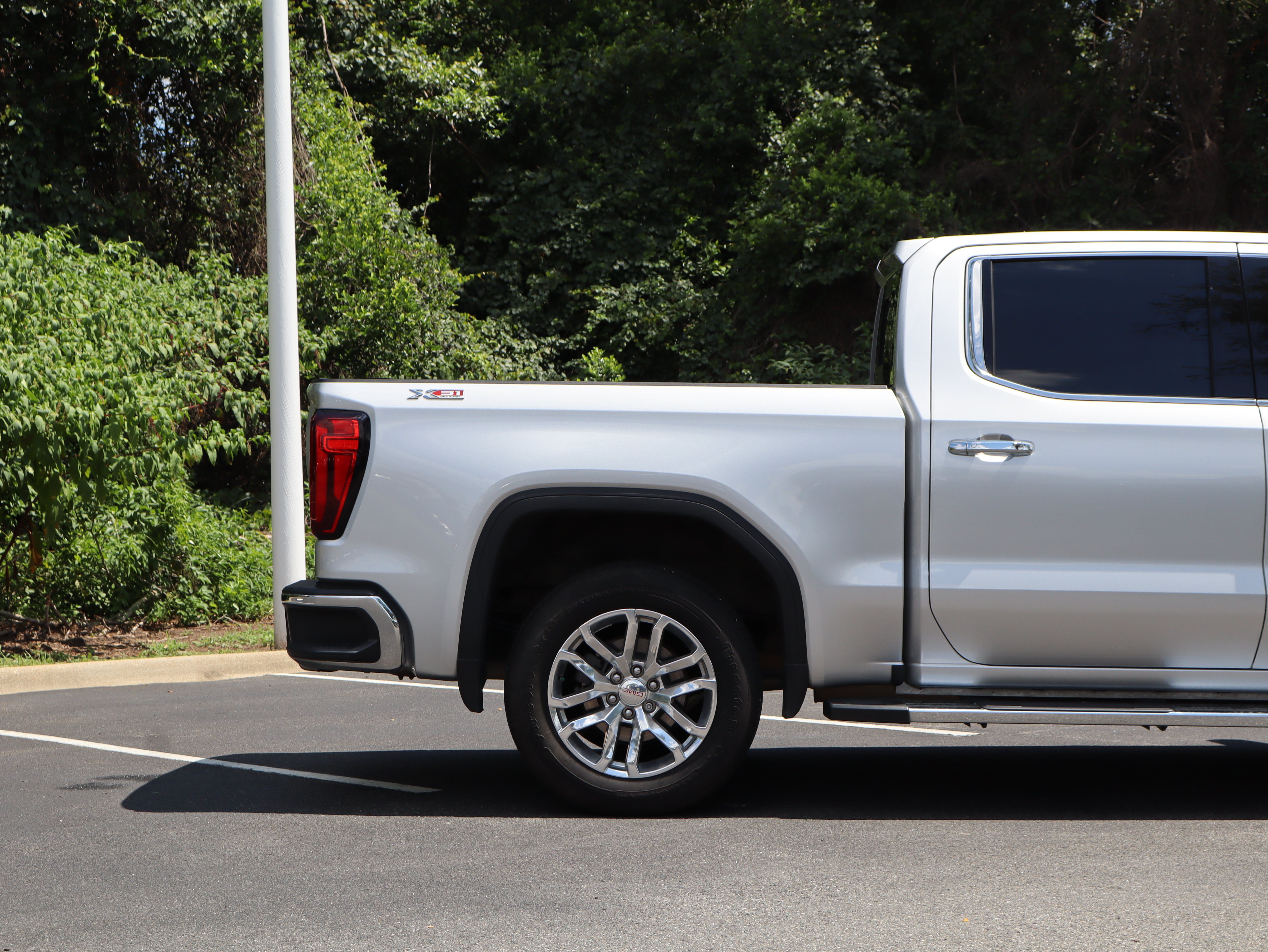 Used 2021 GMC Sierra 1500 SLT w/ SLT Premium Package AWD/4WD image 6