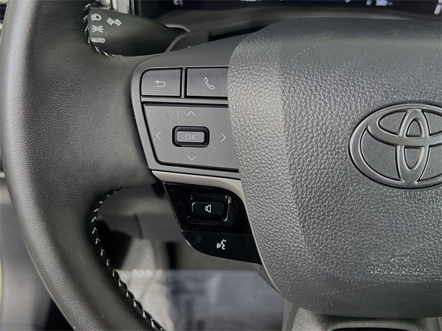 Used 2025 Toyota Camry SE image 16