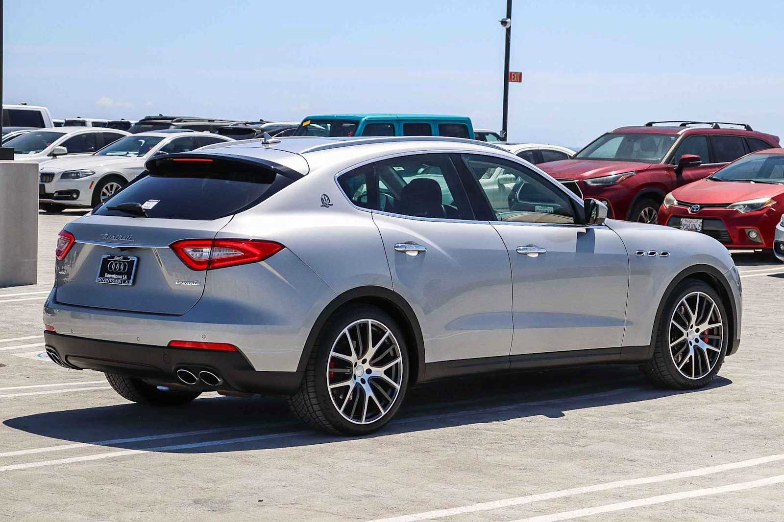 Used 2017 Maserati Levante S AWD/4WD image 4