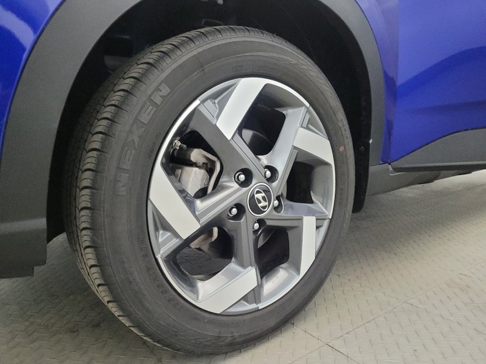 Used 2024 Hyundai Venue SEL FWD image 31