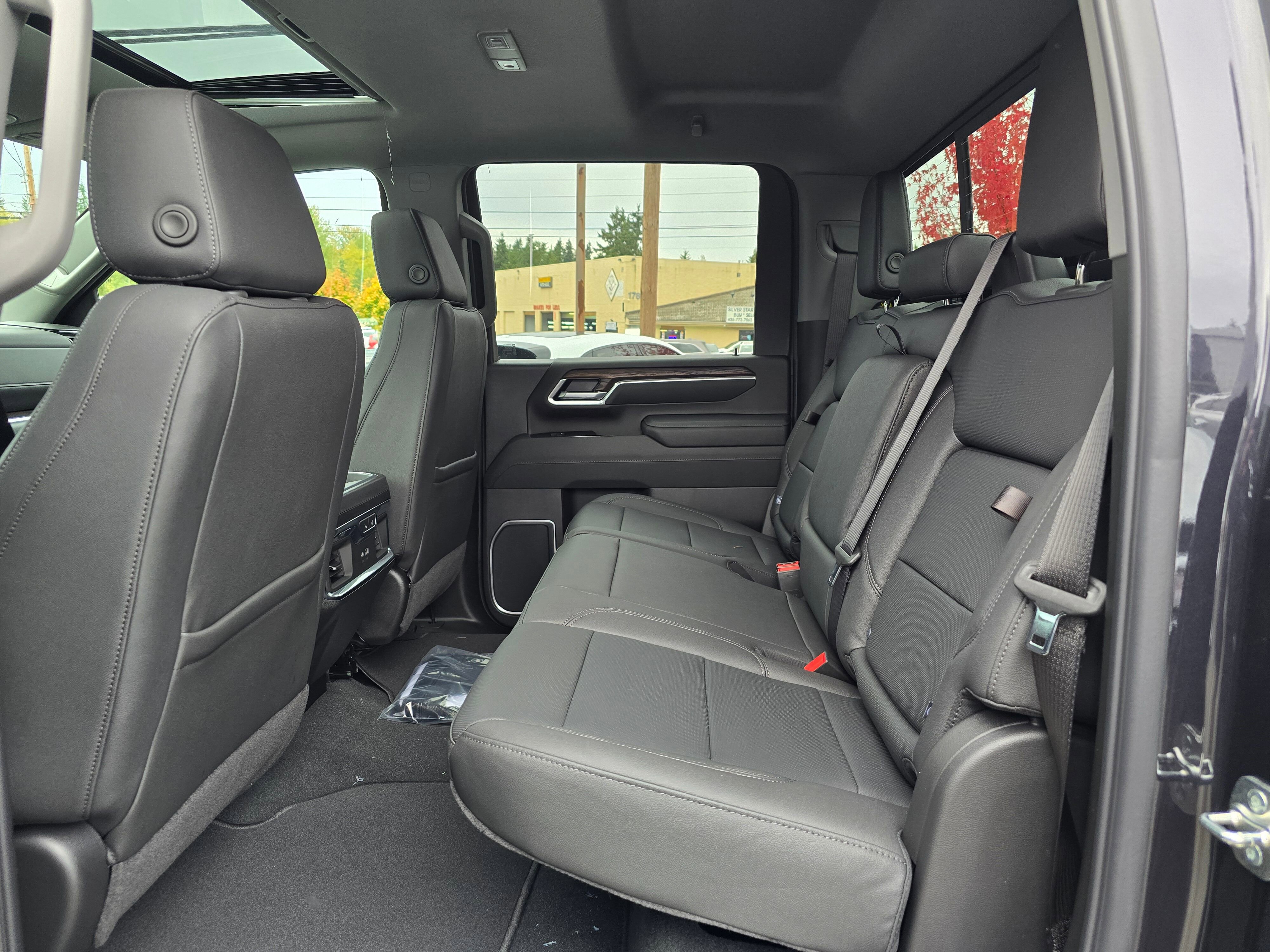 New 2026 GMC Sierra 2500 SLT w/ SLT Premium Package AWD/4WD image 17
