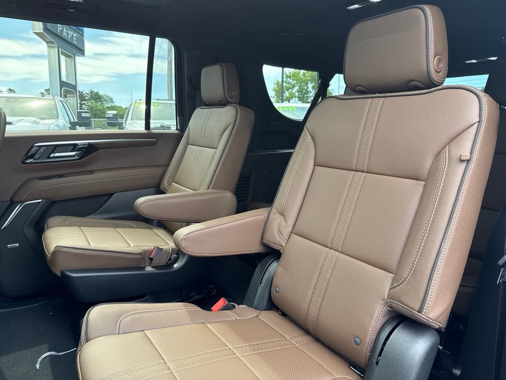 New 2026 Chevrolet Suburban High Country w/ Sun And Tow Package AWD/4WD image 22