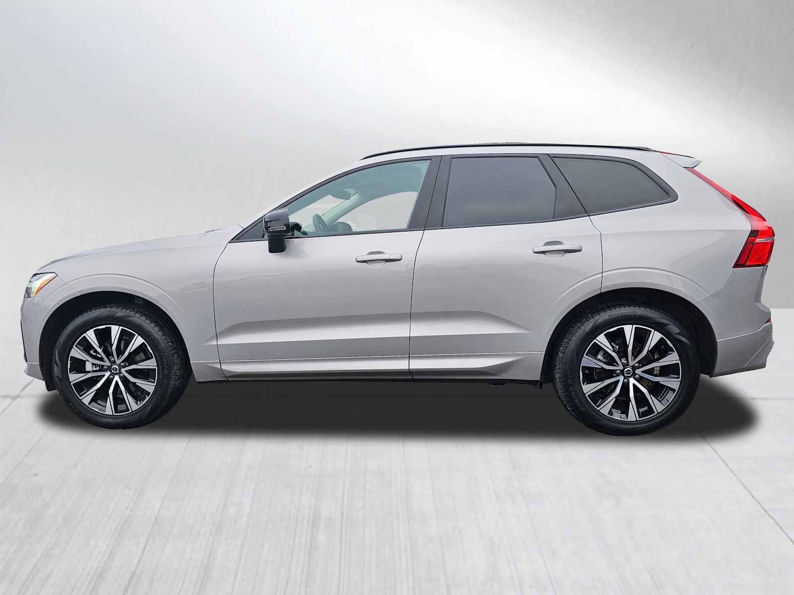 Certified 2025 Volvo XC60 B5 Core w/ Protection Package Premier image 6
