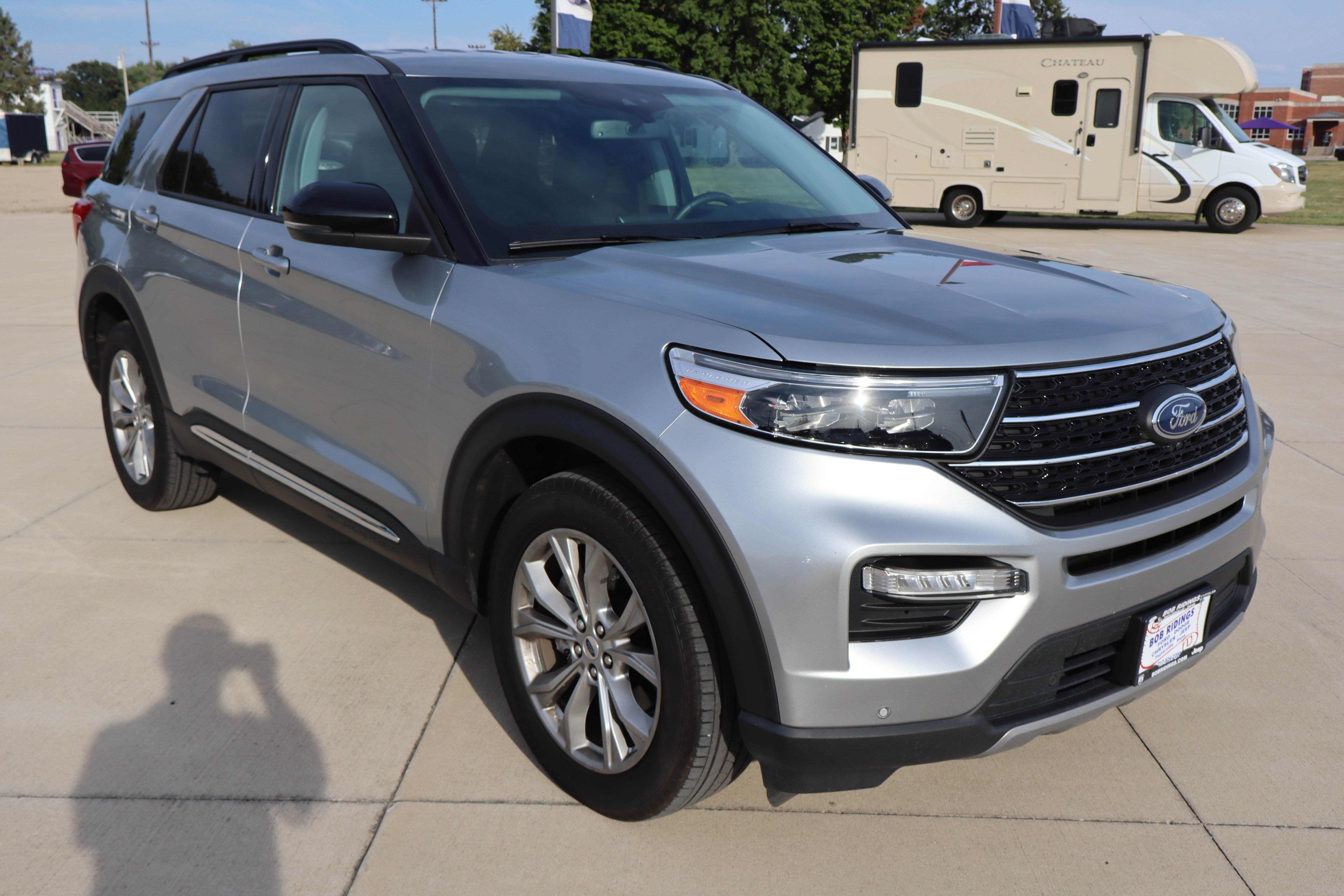 Used 2024 Ford Explorer XLT w/ Equipment Group 202A AWD/4WD image 4