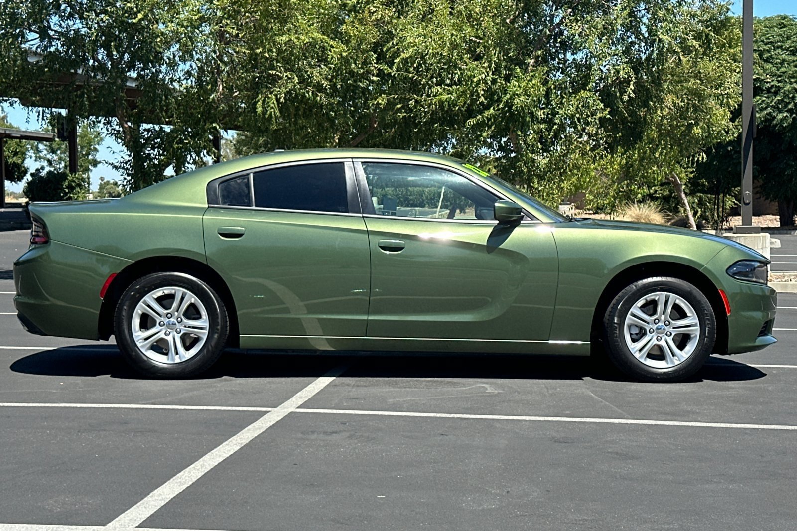 Used 2022 Dodge Charger SXT RWD image 10