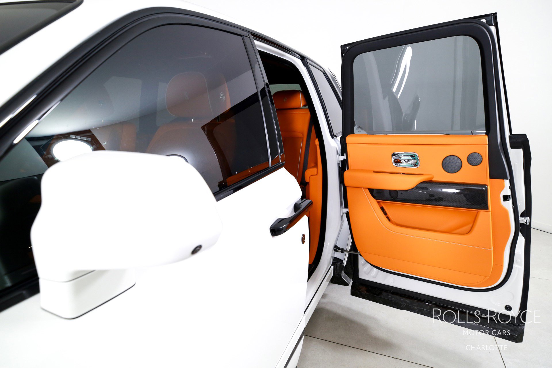 Used 2025 Rolls-Royce Cullinan Black Badge image 17